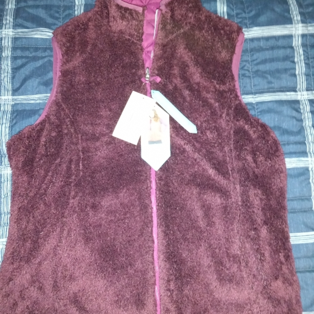 Reversible Plush & Quilted B Fleec Vest